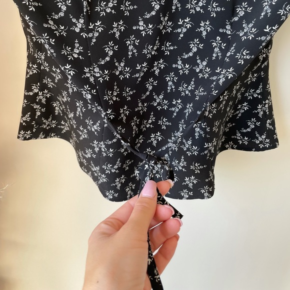Vintage Black Floral Button-Up Blouse - Picture 8 of 10